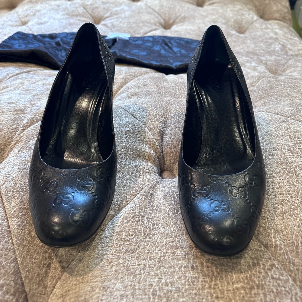 Gucci Pumps-Dust Bags & Replacement Heels Included - Picture 11 of 13